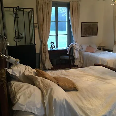 Le Manoir And Le Domek letniskowy Saint-Martin-de-Sallen