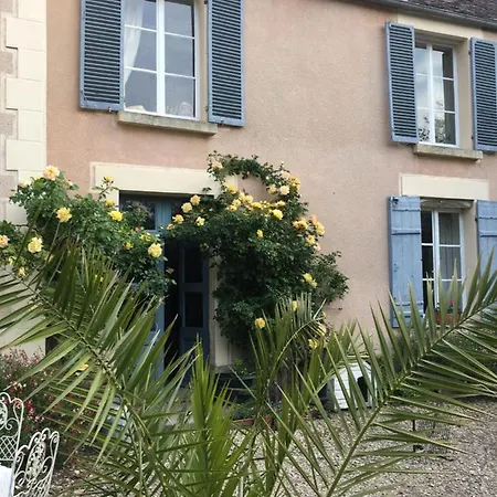 Le Manoir And Le Saint-Martin-de-Sallen