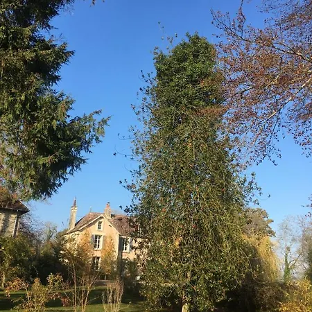 Le Manoir And Le Domek letniskowy Saint-Martin-de-Sallen