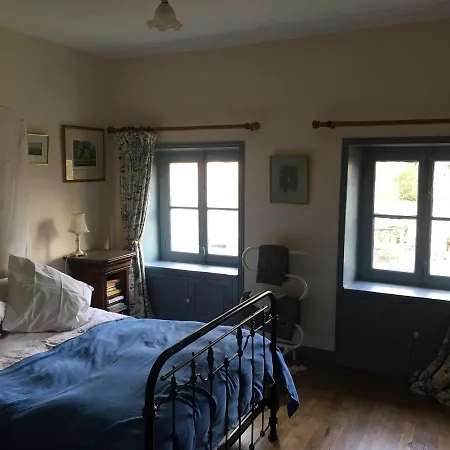 Le Manoir And Le Domek letniskowy Saint-Martin-de-Sallen